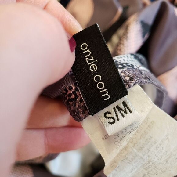 Onzie Floral Leggings - Picture 7 of 11